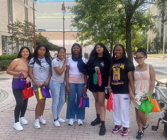 Volunteers ready for distribution